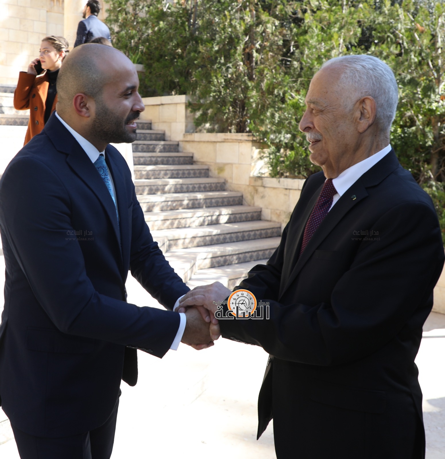 Madar Al-Saa Images 0.47158917096465736