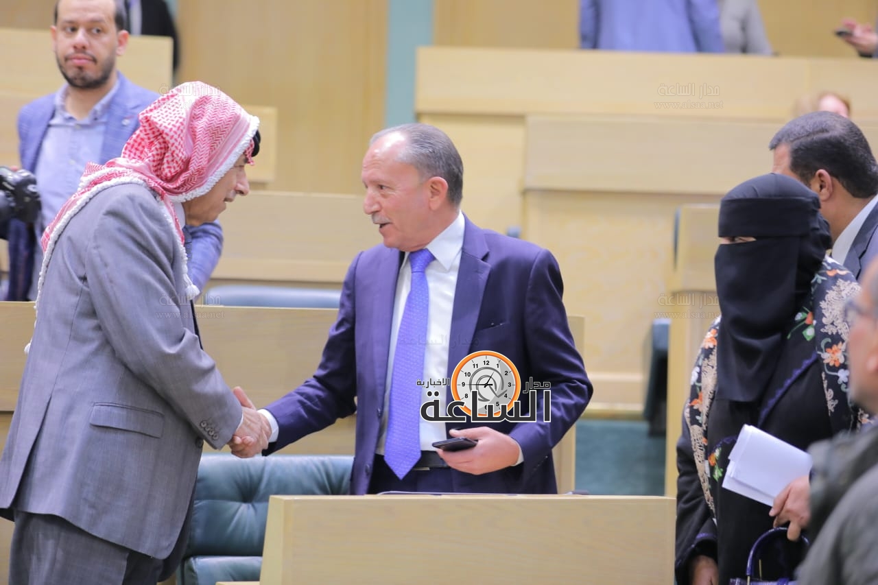 Madar Al-Saa Images 0.5741365358391488