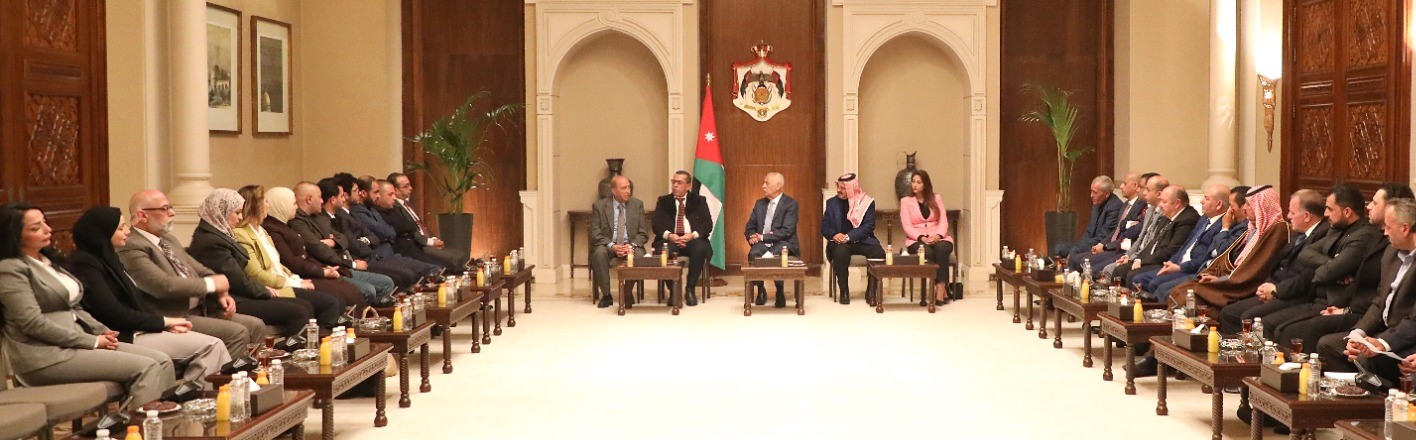 Madar Al-Saa Images 0.11940654866285927