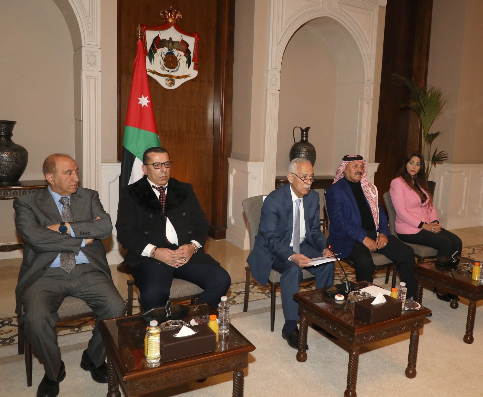 Madar Al-Saa Images 0.354640754461518