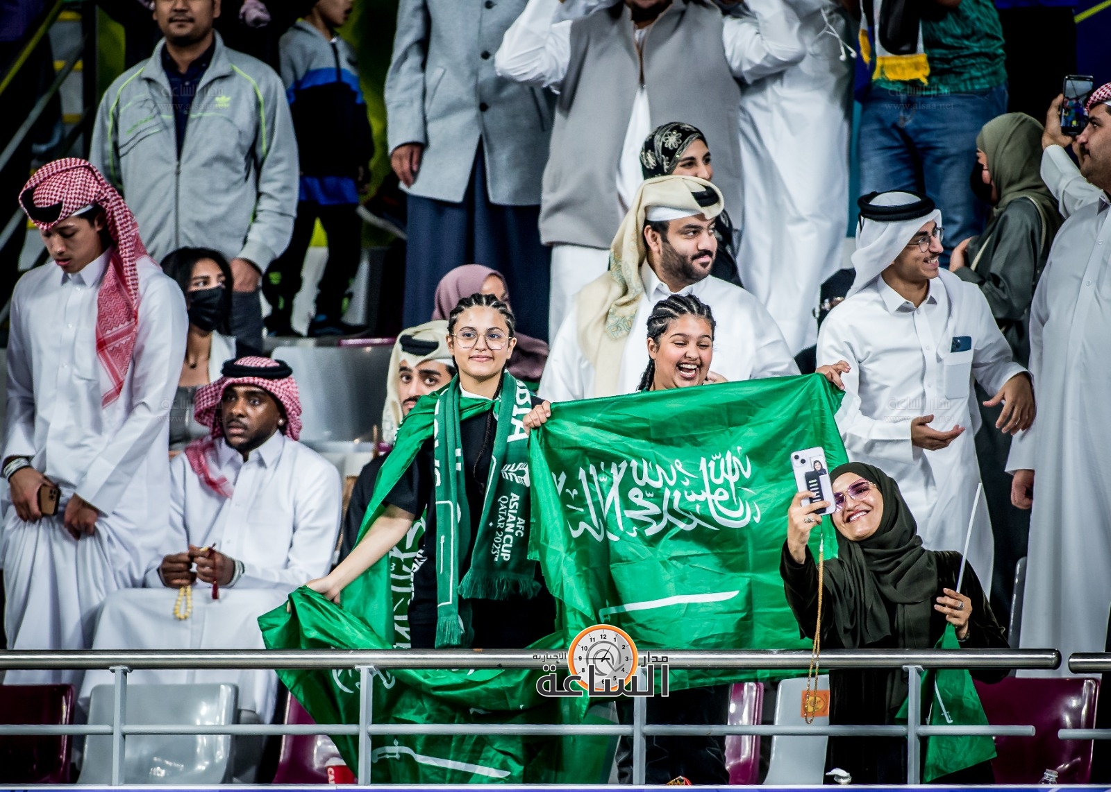 Madar Al-Saa Images 0.18407763642797392