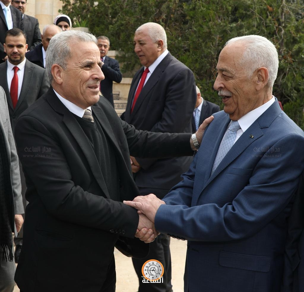 Madar Al-Saa Images 0.8813289679301961