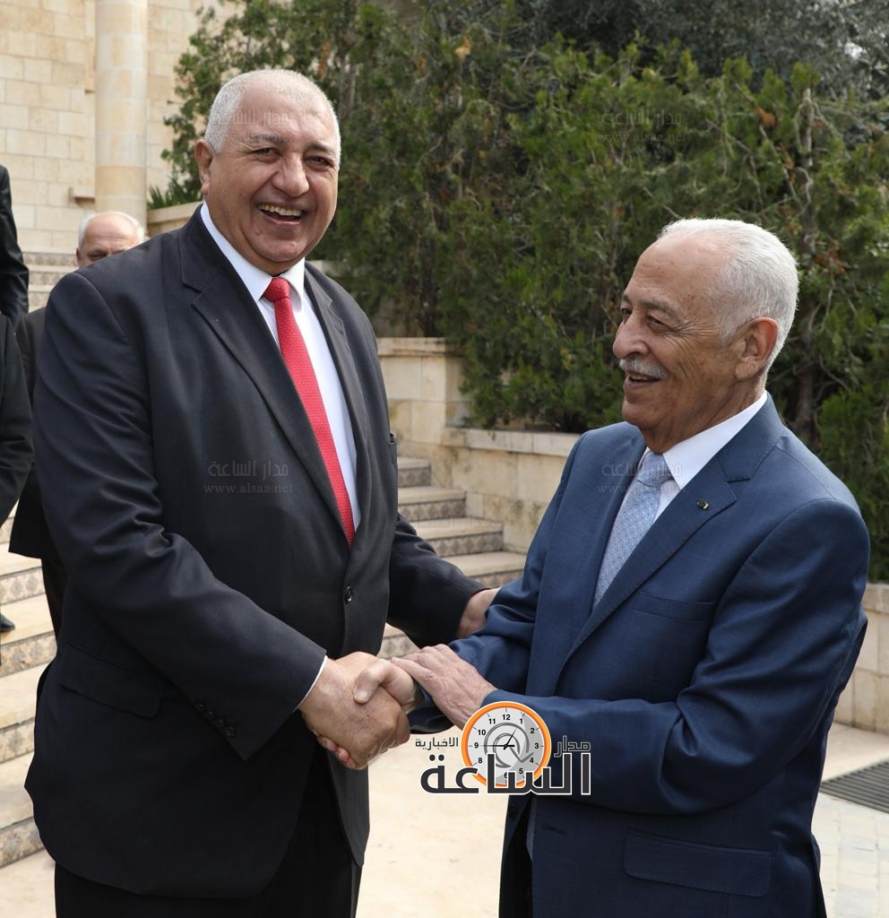 Madar Al-Saa Images 0.9815226506419612