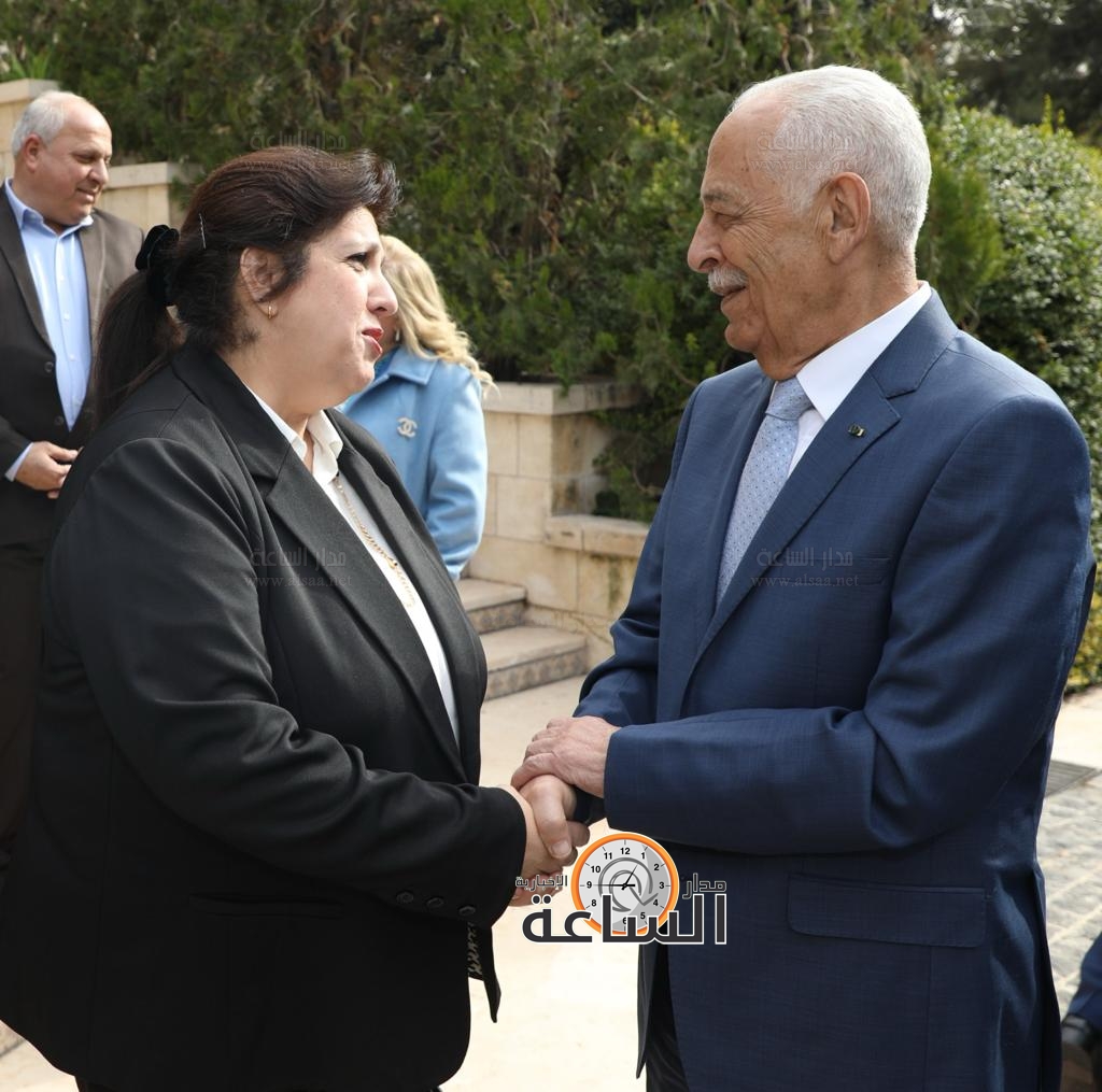 Madar Al-Saa Images 0.7624360530842993