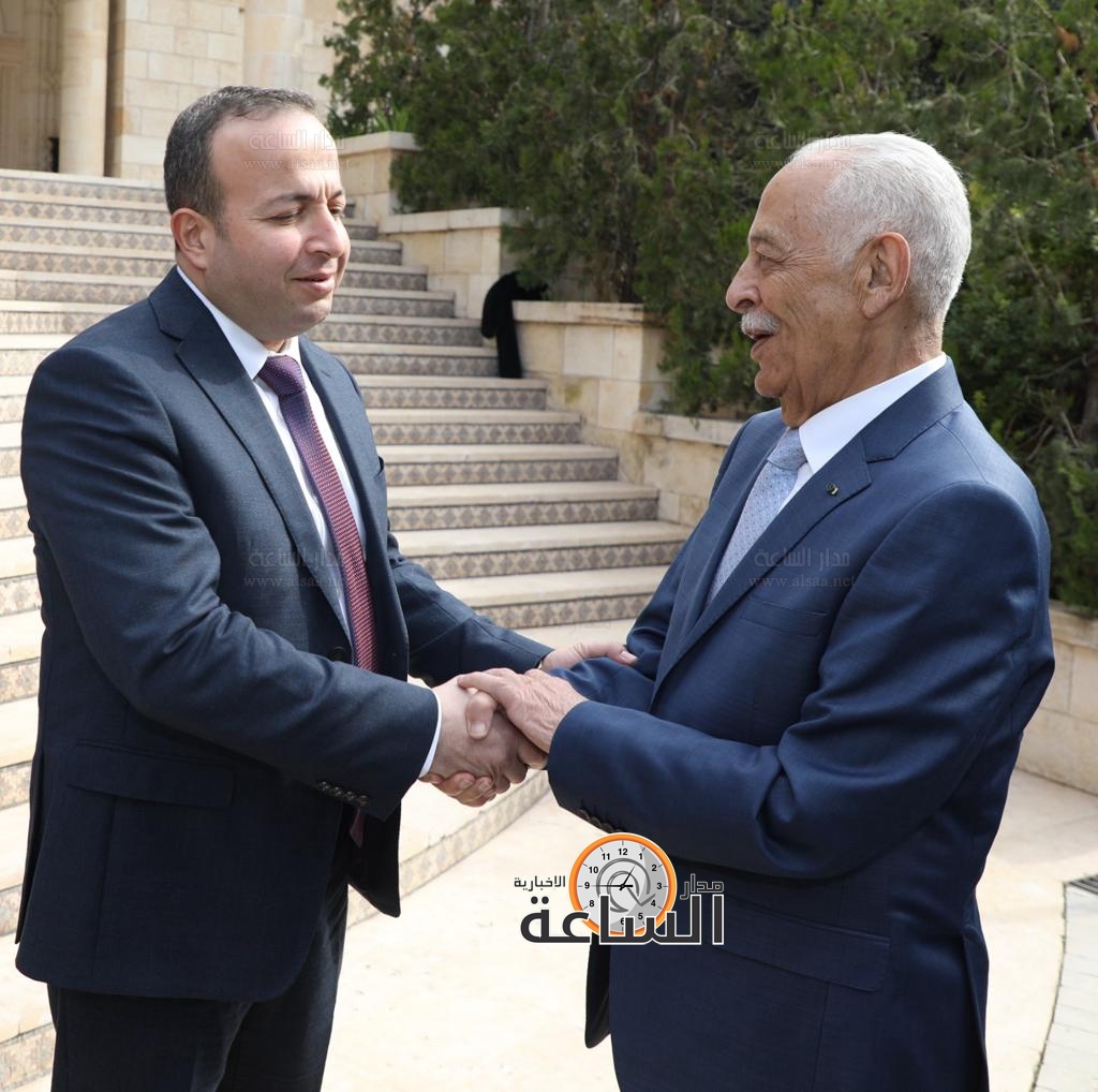 Madar Al-Saa Images 0.5250937342857864