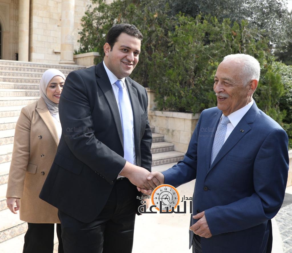 Madar Al-Saa Images 0.589082592618086