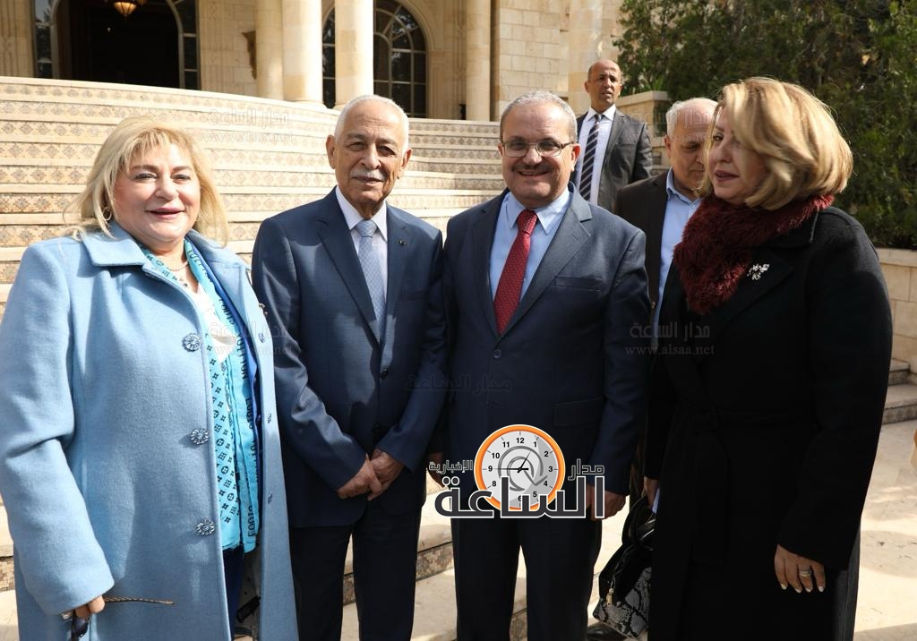 Madar Al-Saa Images 0.7976185300066341