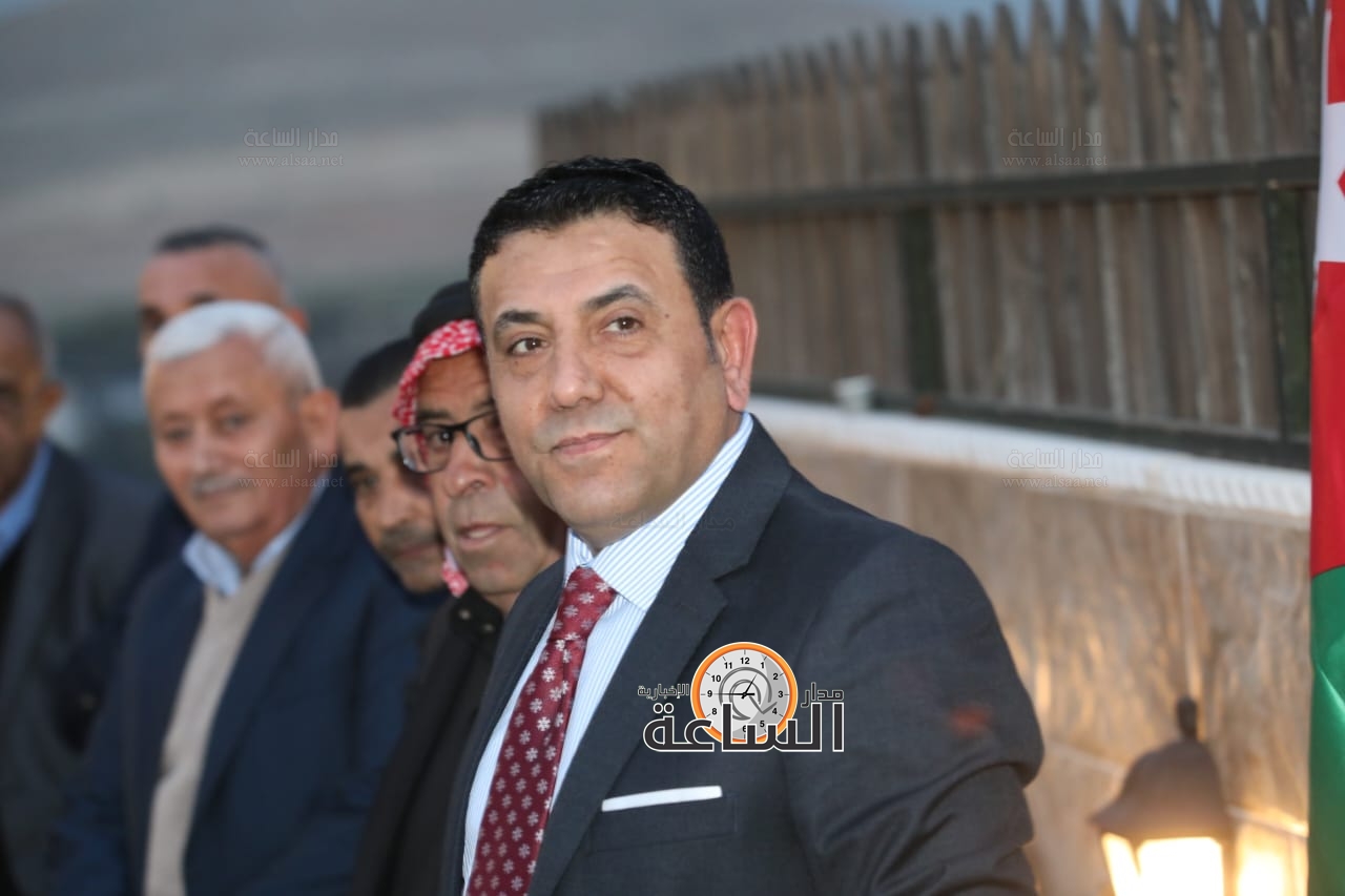 Madar Al-Saa Images 0.01992858611663495