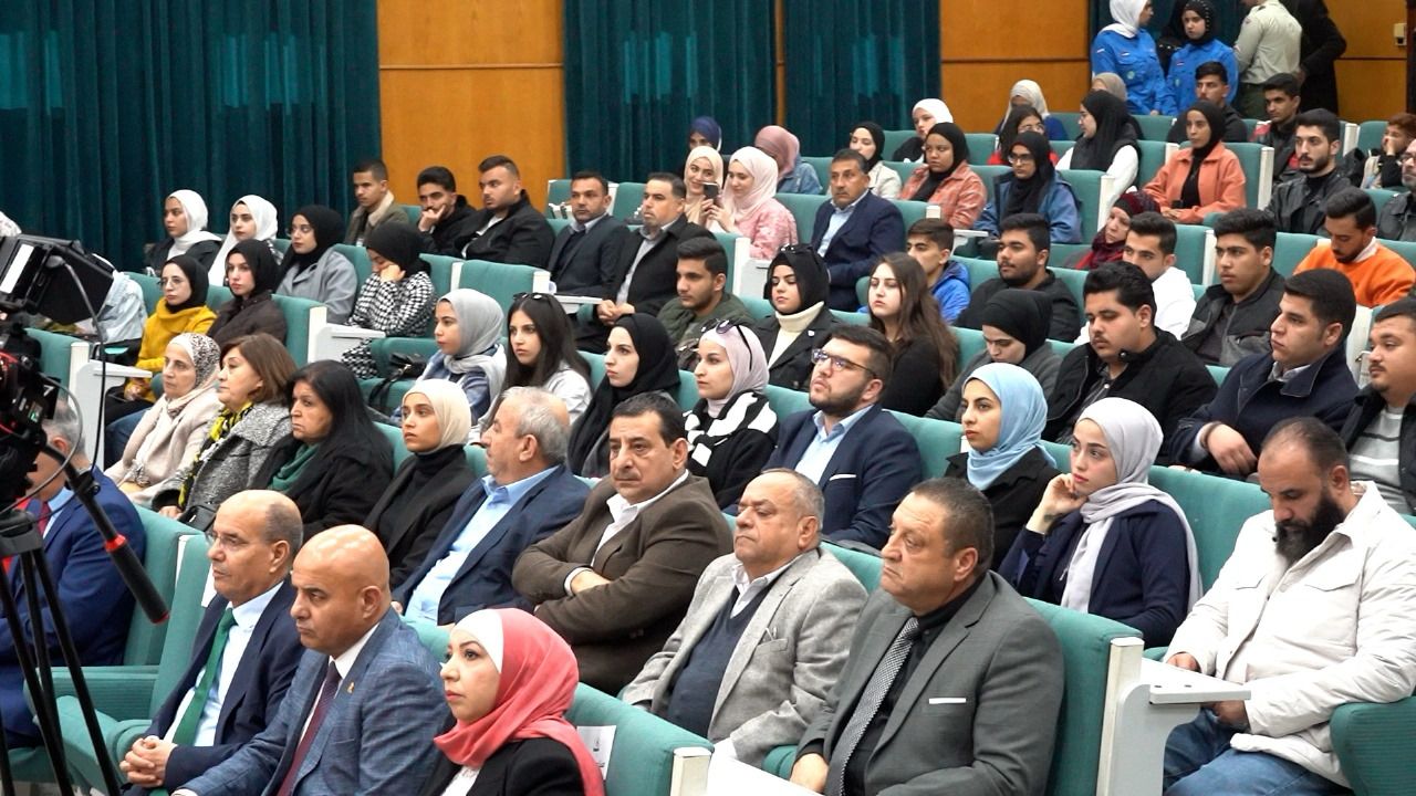 Madar Al-Saa Images 0.14454825472397093