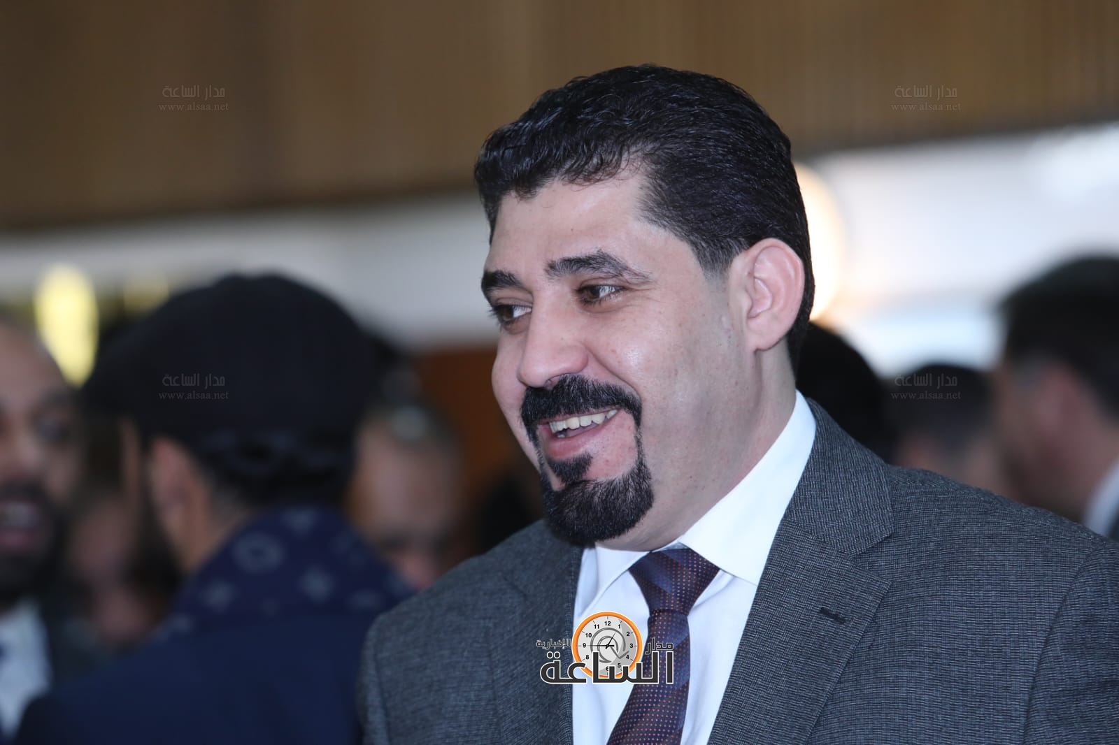 Madar Al-Saa Images 0.16418733343901293