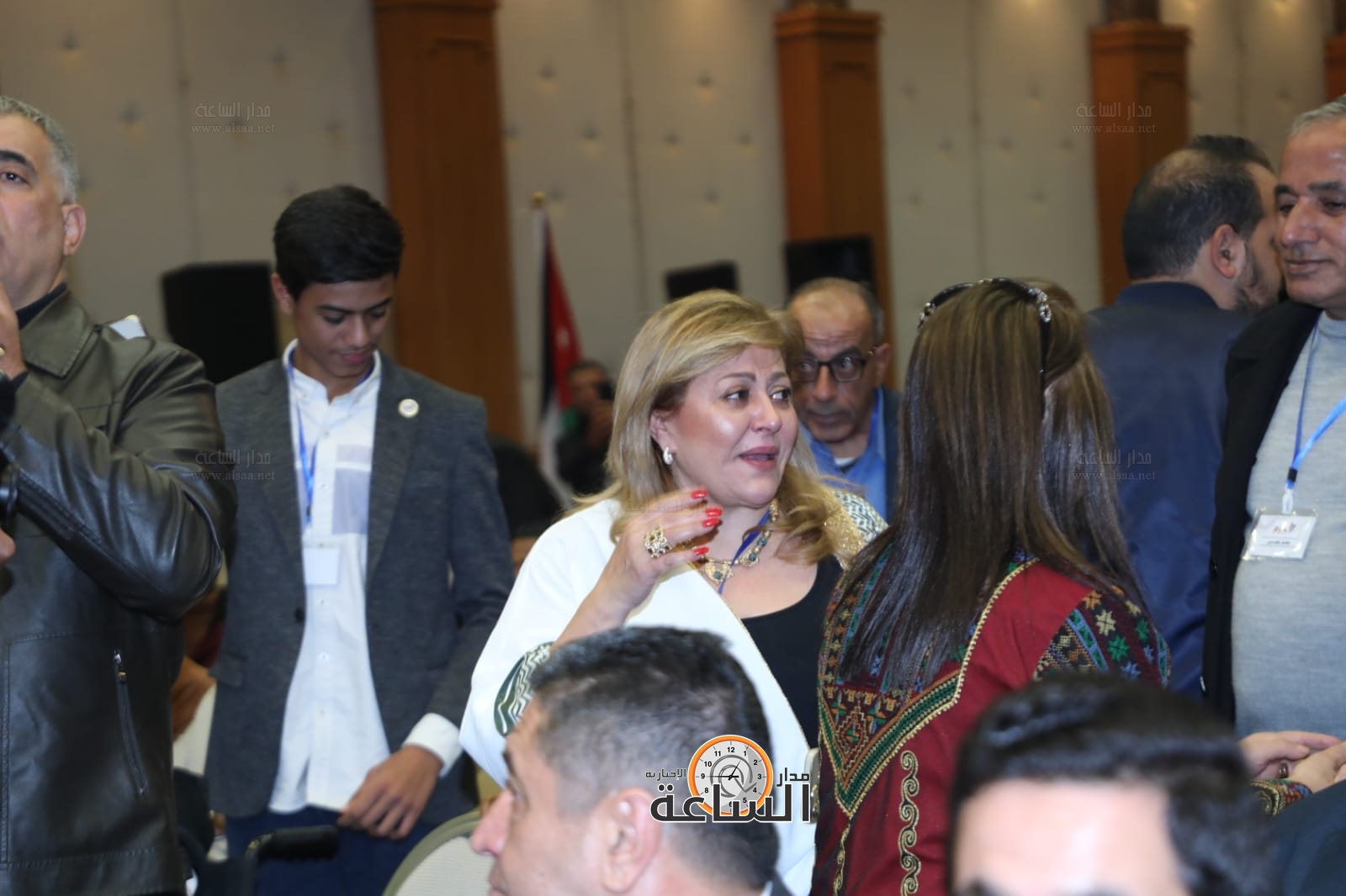 Madar Al-Saa Images 0.4183347596588285