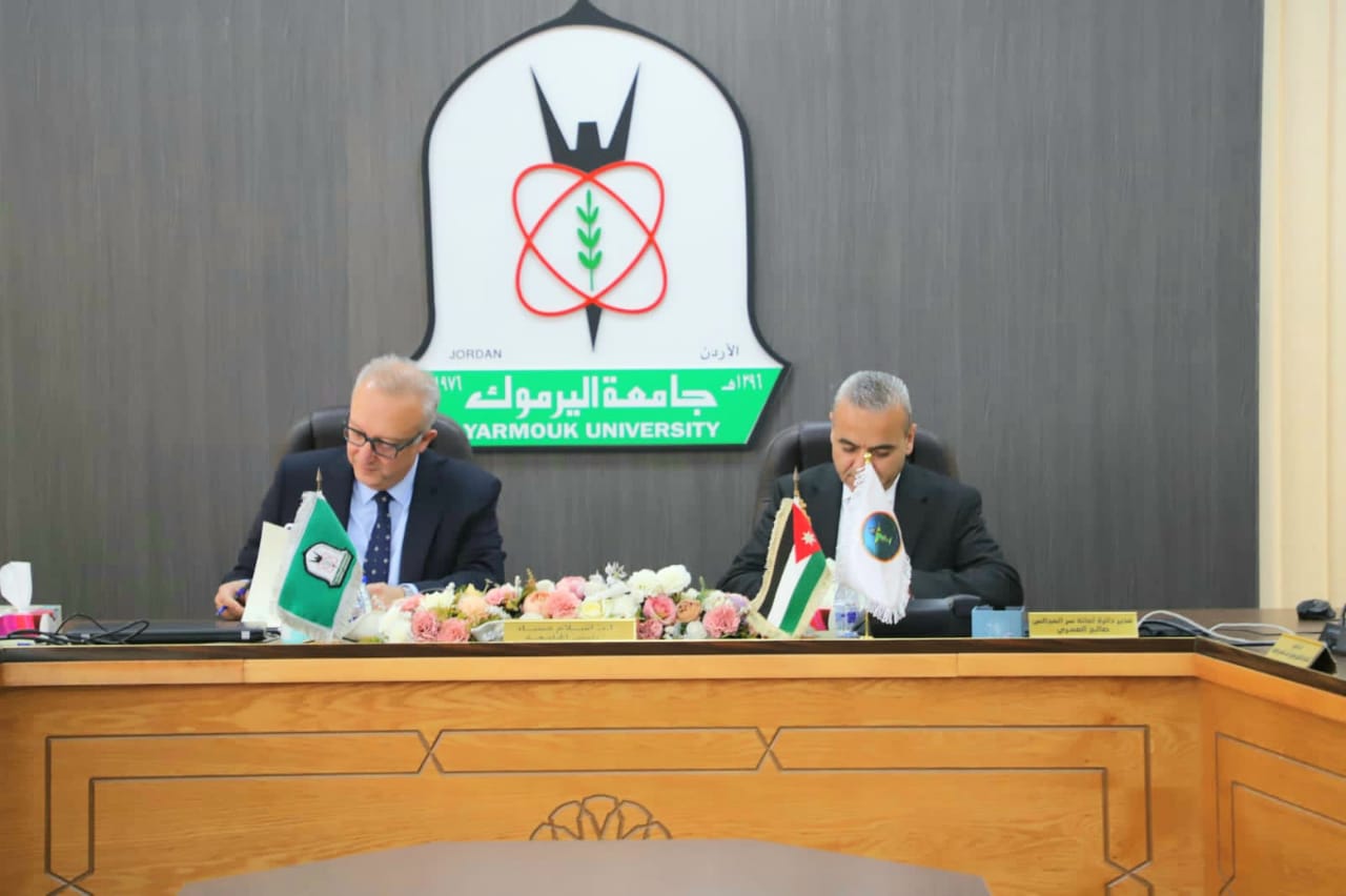 Madar Al-Saa Images 0.18600224287157685