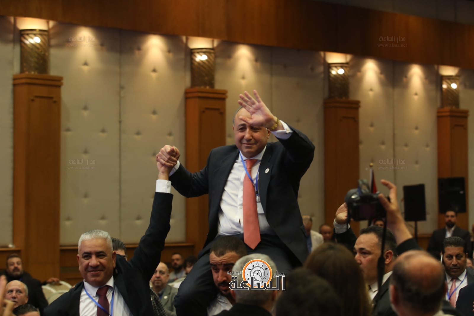 Madar Al-Saa Images 0.4125517561025256