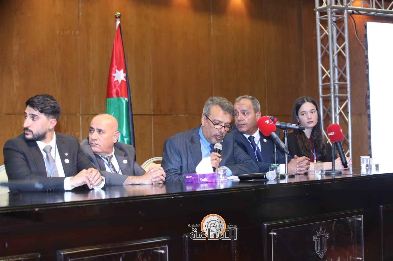 Madar Al-Saa Images 0.6231133610976807