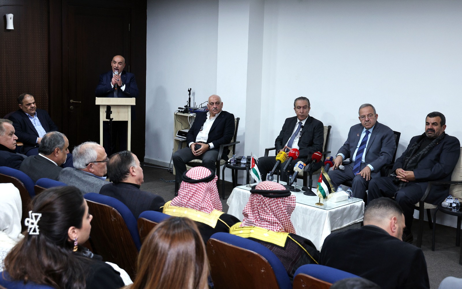 Madar Al-Saa Images 0.848255306376408