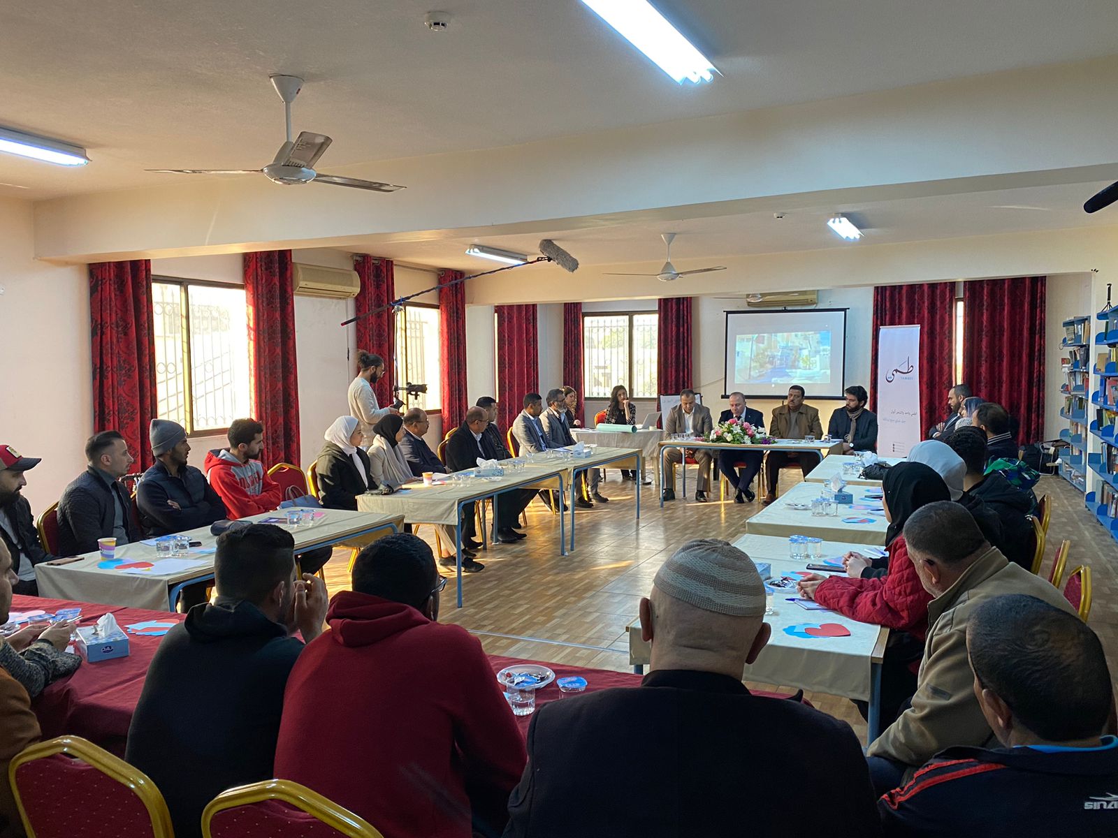 Madar Al-Saa Images 0.3939081238149209