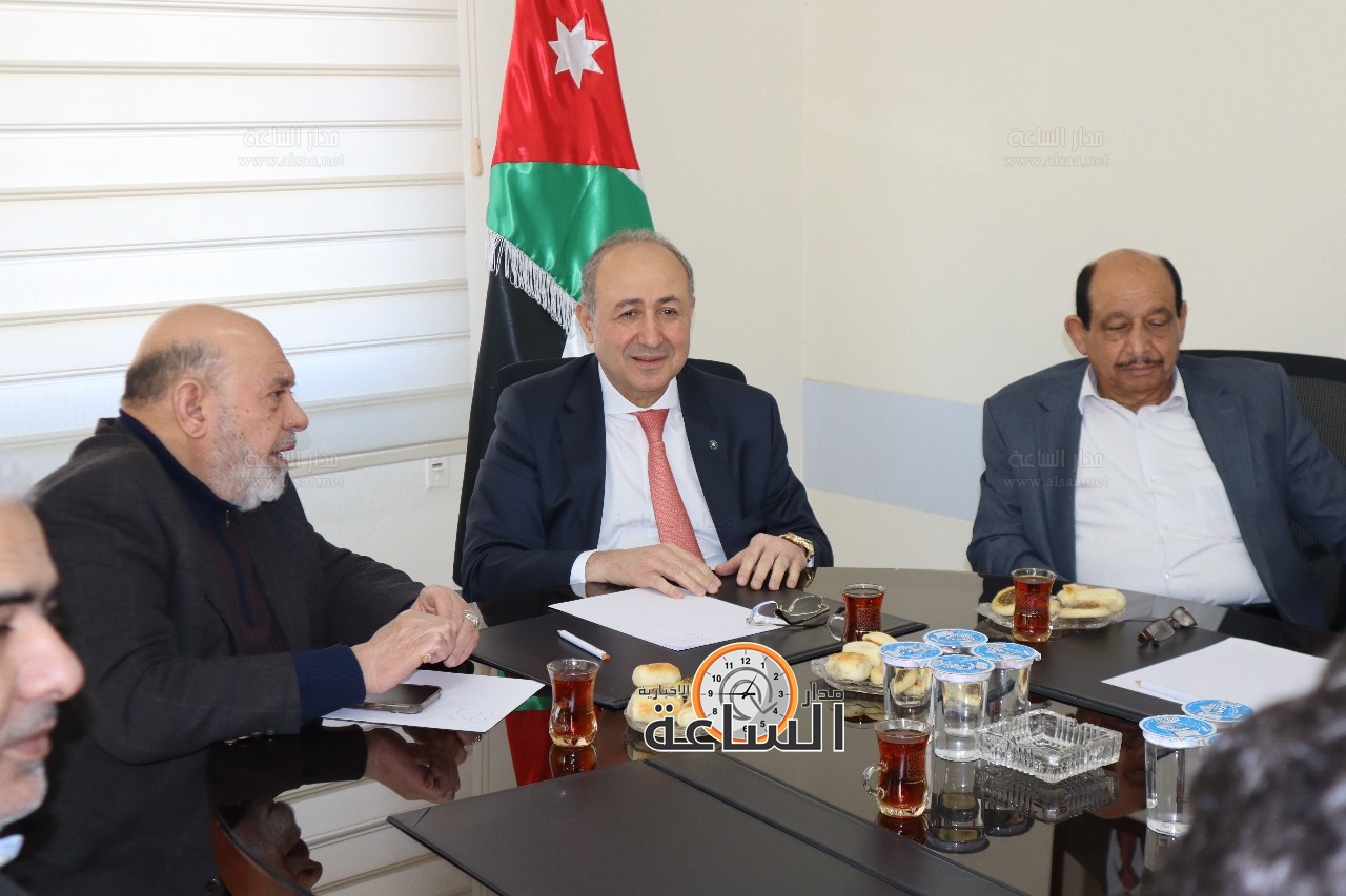 Madar Al-Saa Images 0.3857161392911499