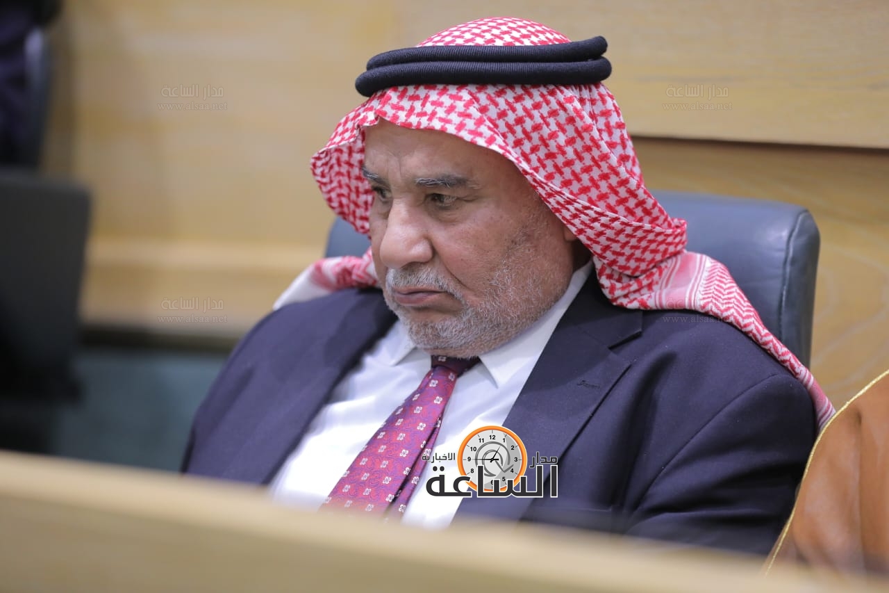 Madar Al-Saa Images 0.45119321846664207