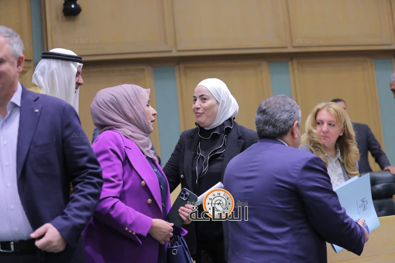 Madar Al-Saa Images 0.5629055664239242