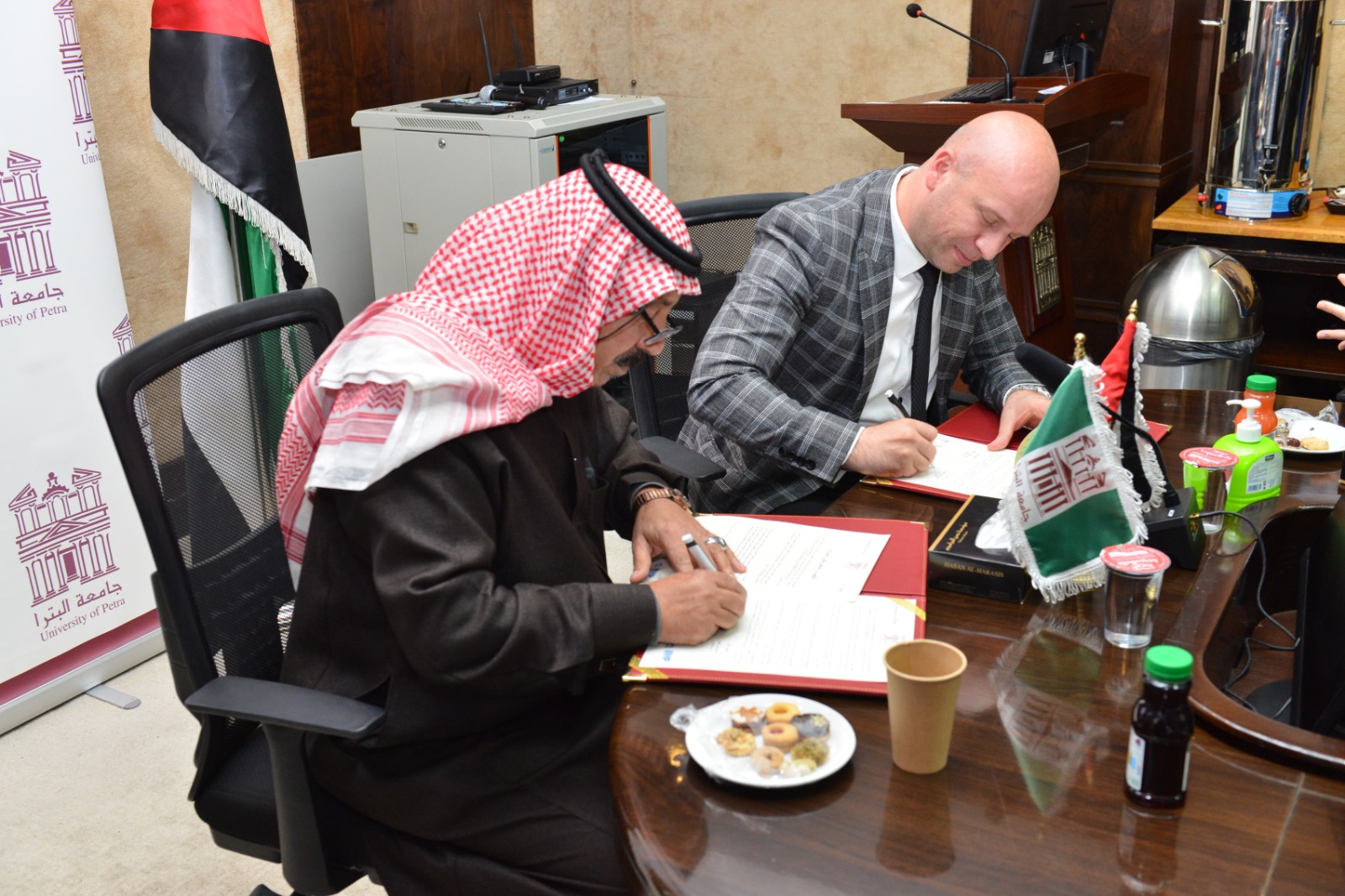 Madar Al-Saa Images 0.2649764479851948