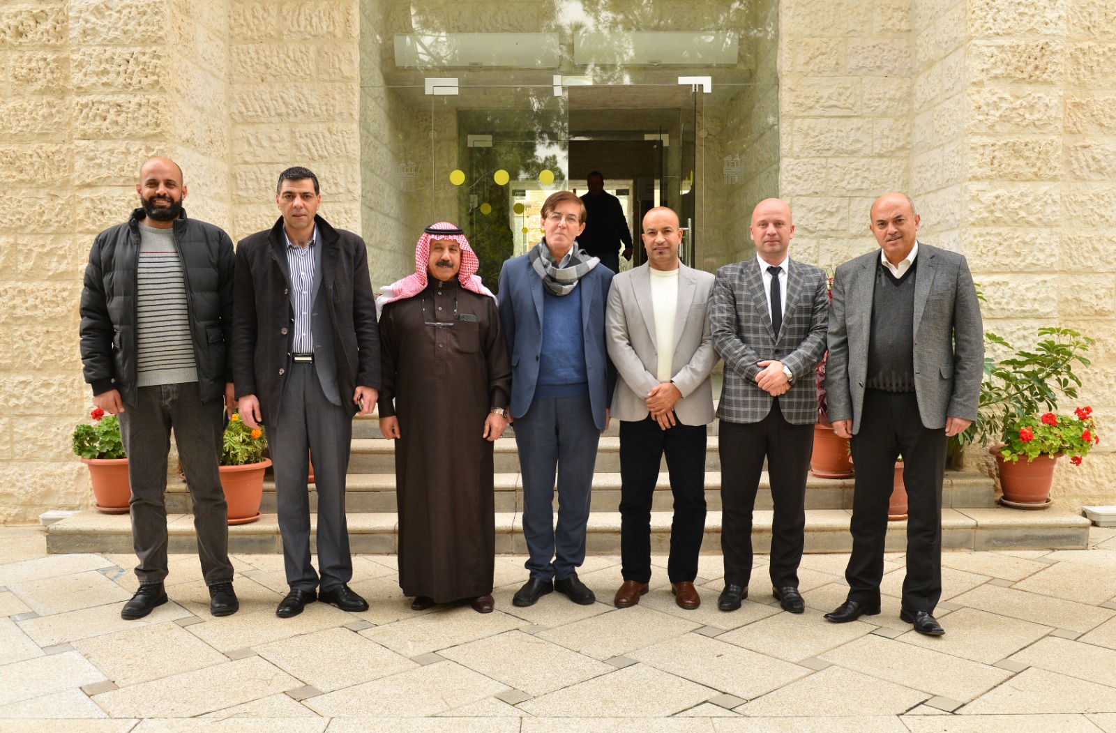 Madar Al-Saa Images 0.2721502943328209