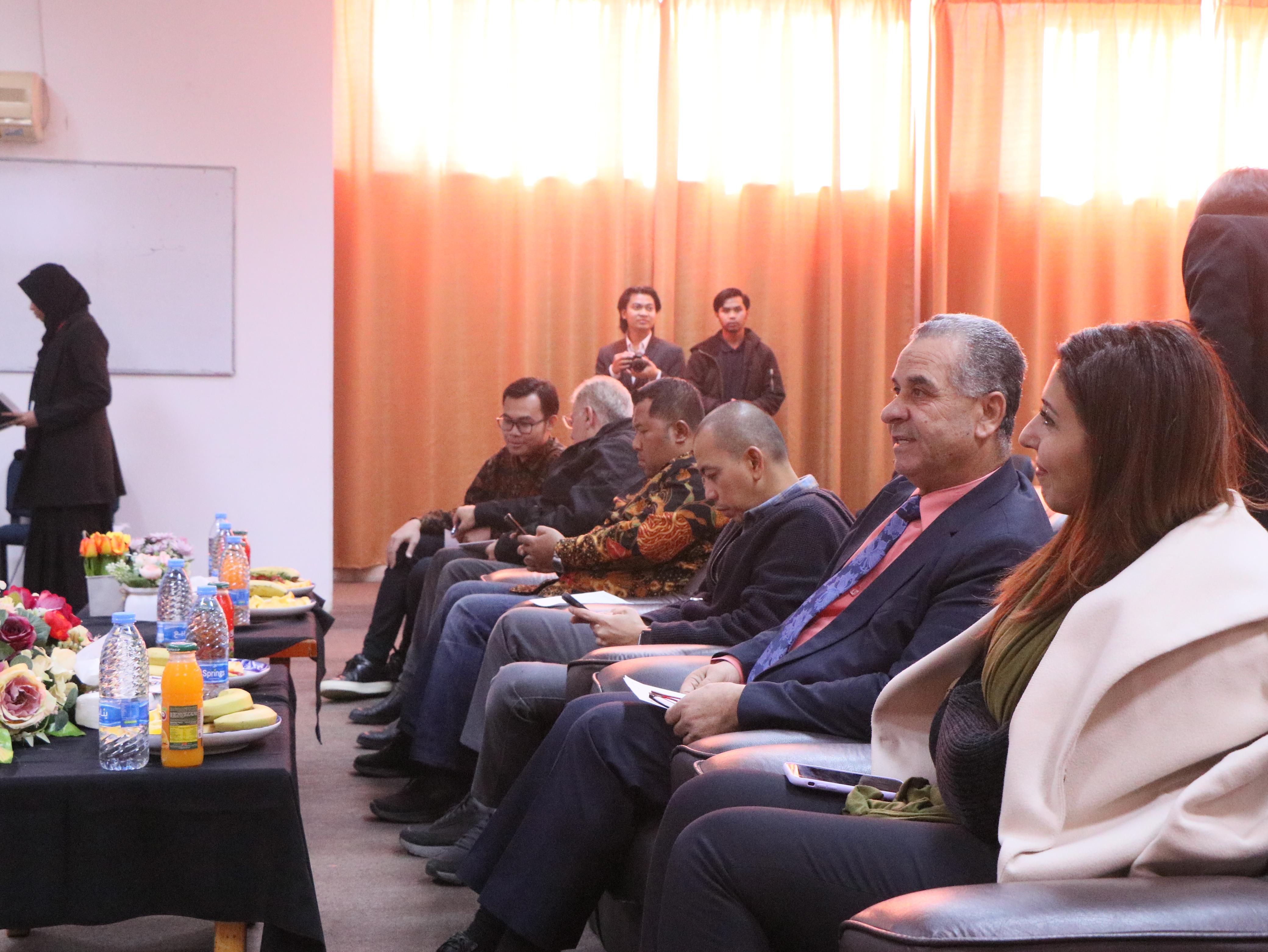 Madar Al-Saa Images 0.7101928711102663