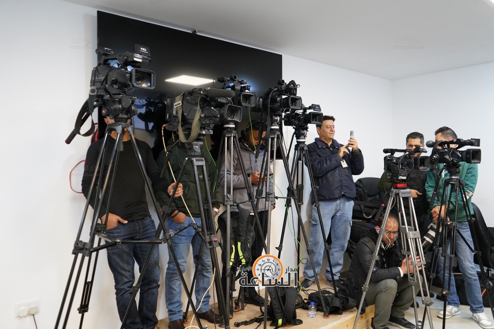 Madar Al-Saa Images 0.18306876563536623