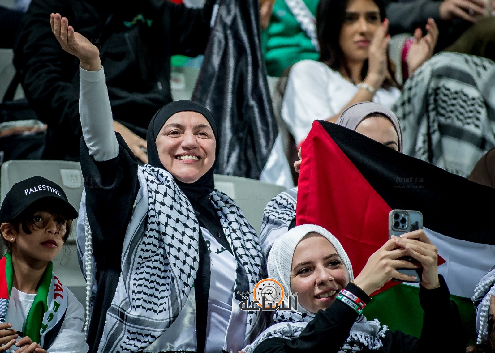 Madar Al-Saa Images 0.373867570922517