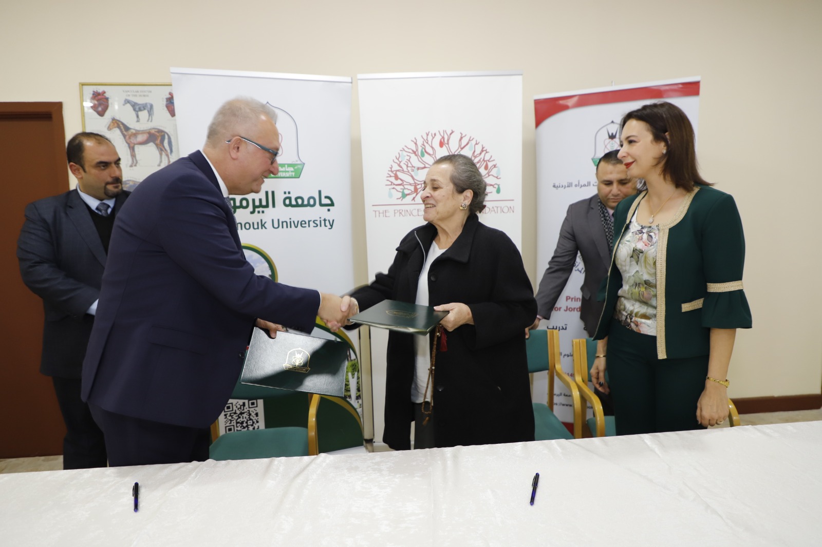 Madar Al-Saa Images 0.7648325434804835