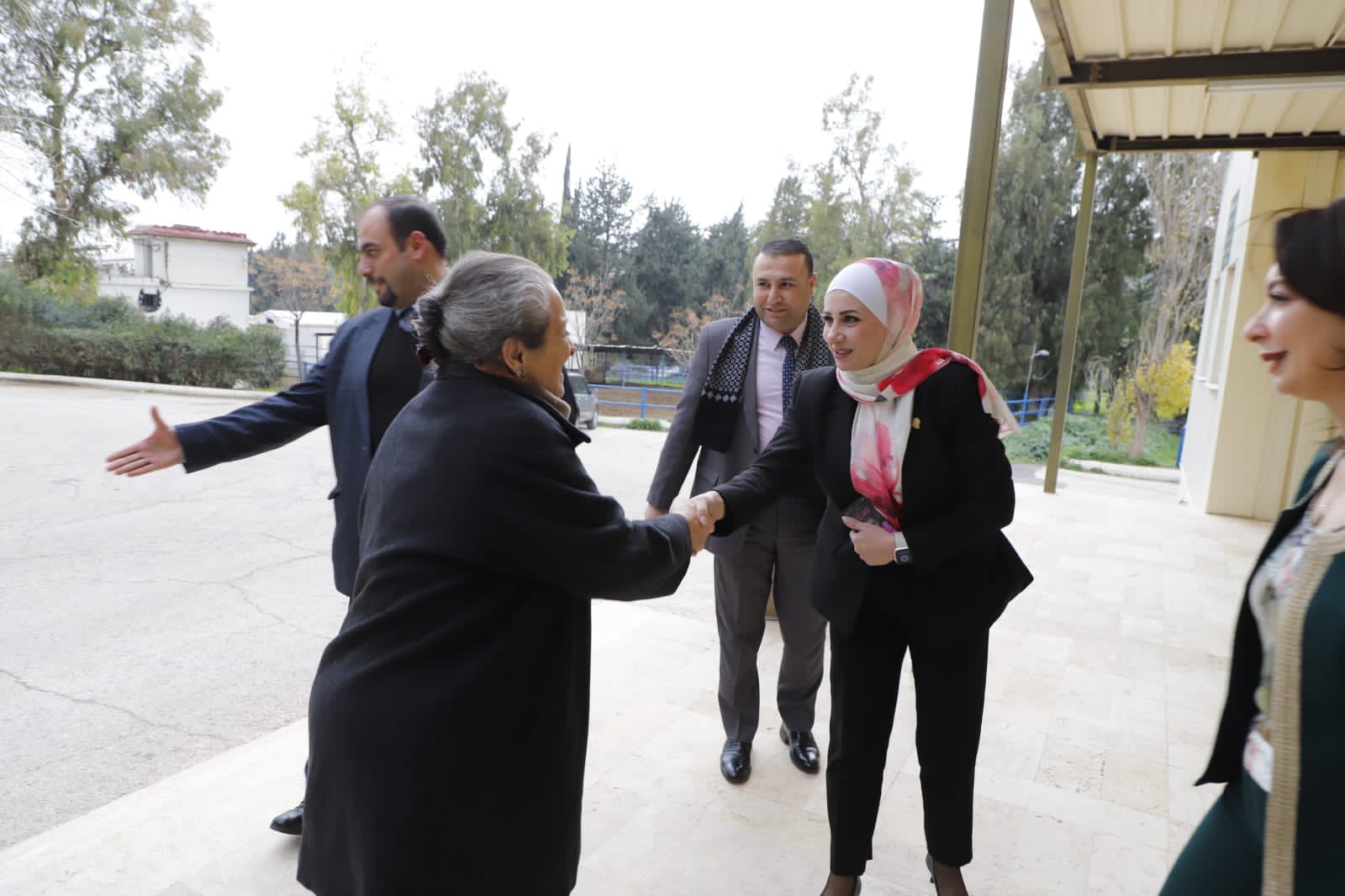 Madar Al-Saa Images 0.8701730175630278