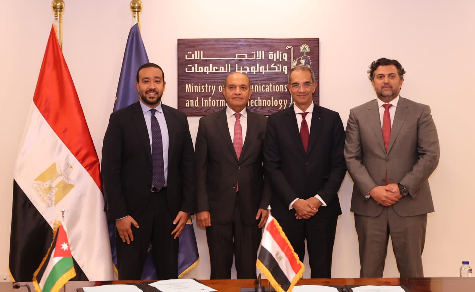 Madar Al-Saa Images 0.7304304891579061