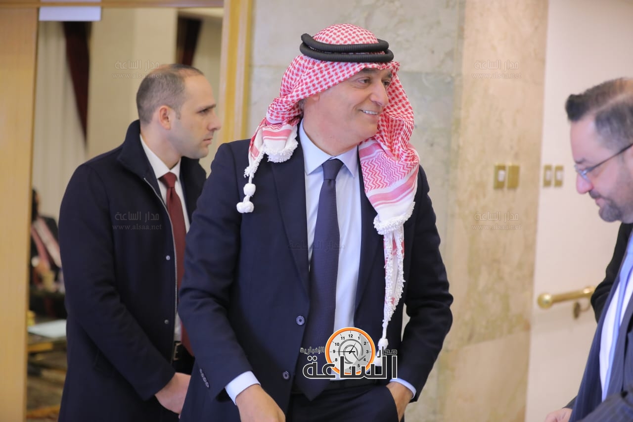 Madar Al-Saa Images 0.3794570848909973