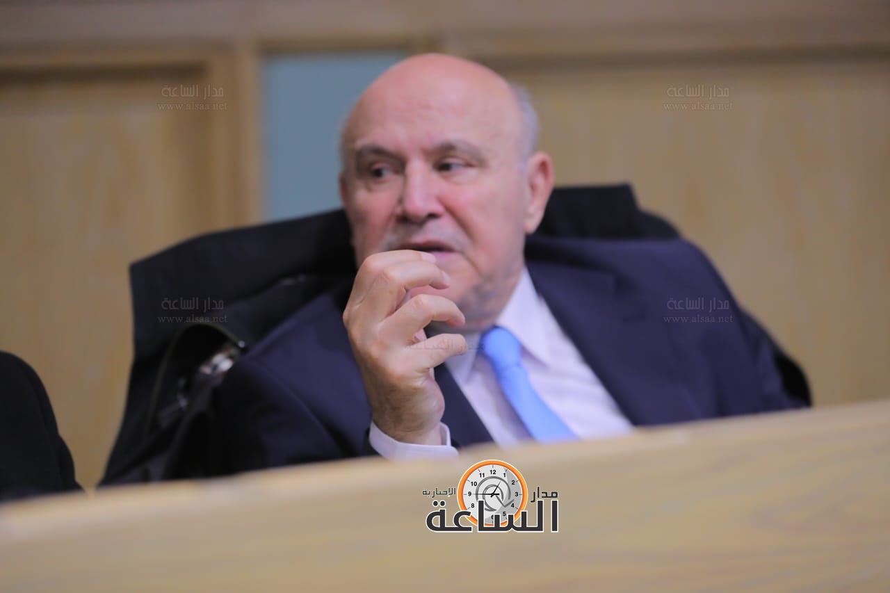 Madar Al-Saa Images 0.3742573588576674