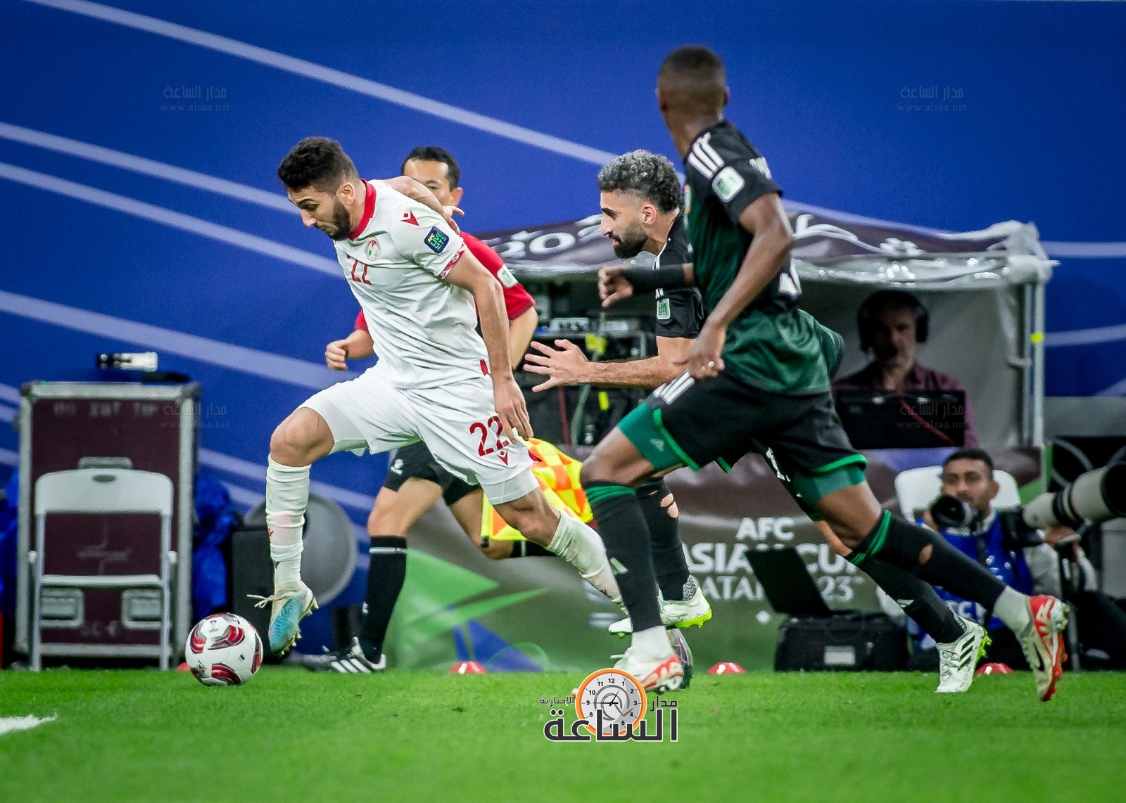 Madar Al-Saa Images 0.5005193342427254