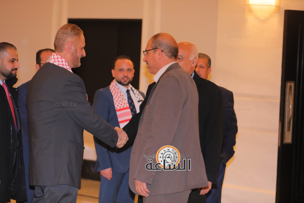 Madar Al-Saa Images 0.8911418646137321