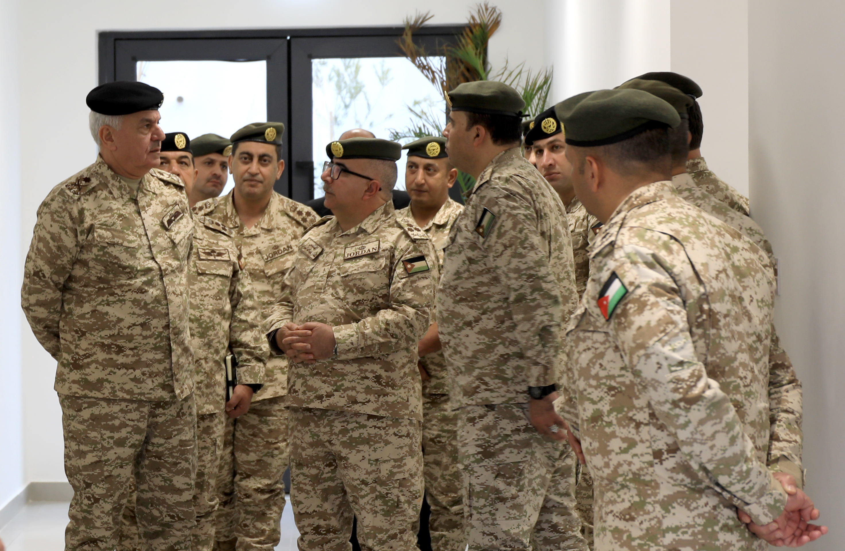 Madar Al-Saa Images 0.13537135931179267