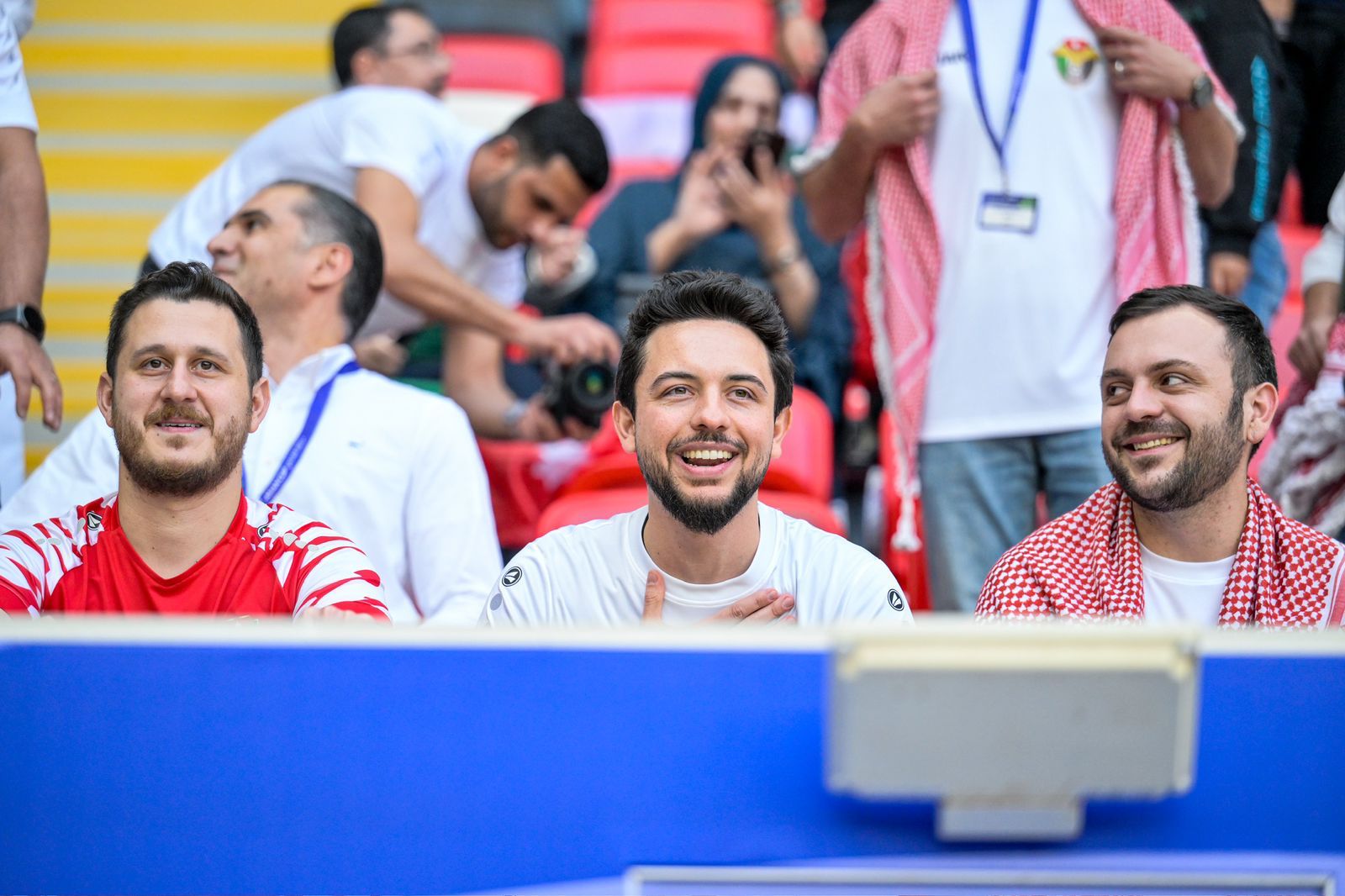 Madar Al-Saa Images 0.09914643799165757