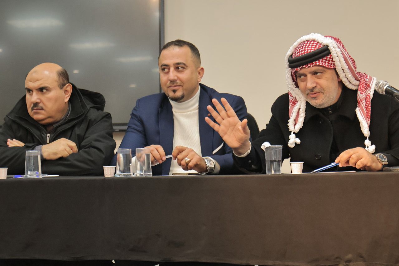 Madar Al-Saa Images 0.8814399817352714