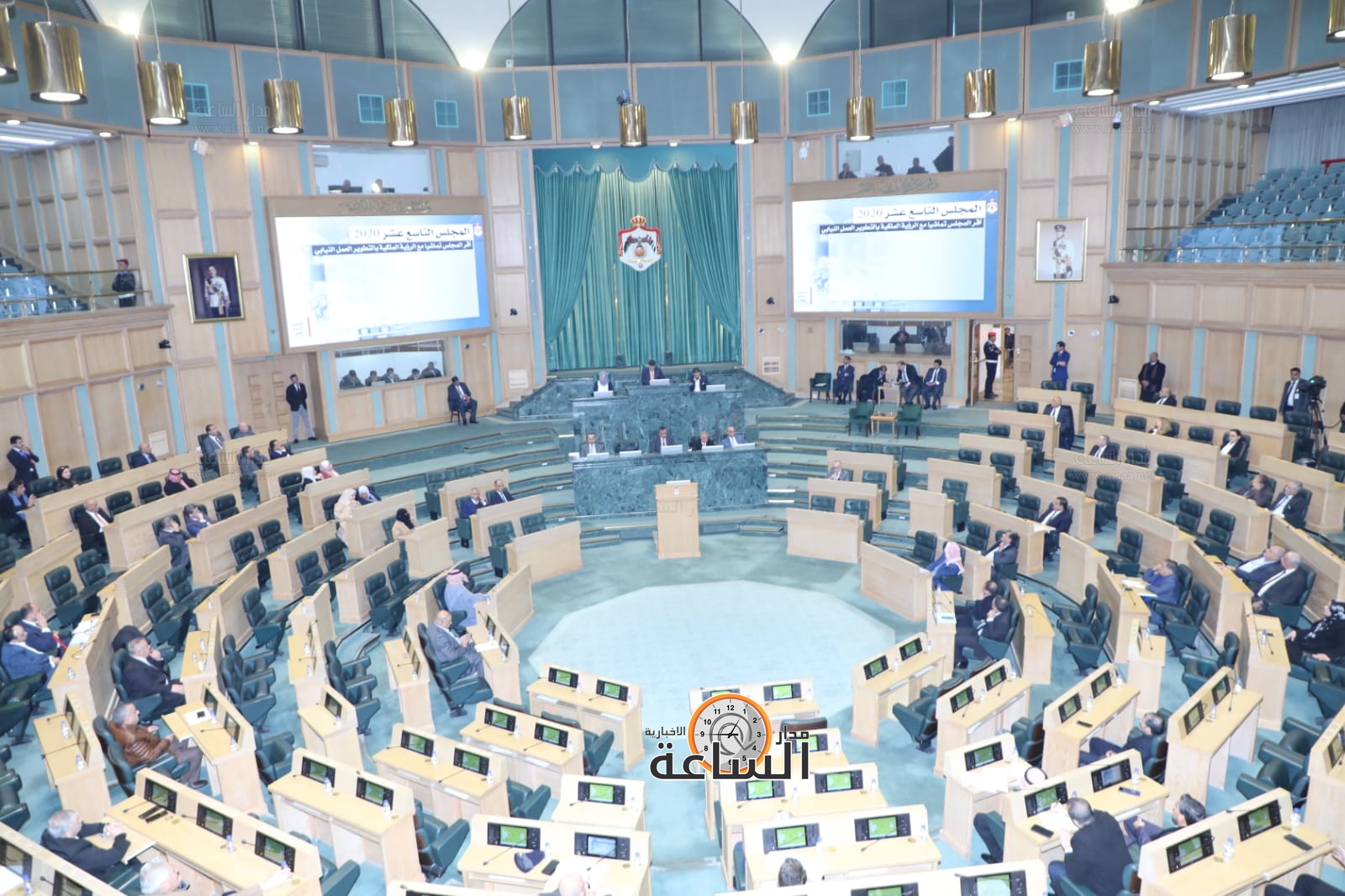 Madar Al-Saa Images 0.6978275660654731