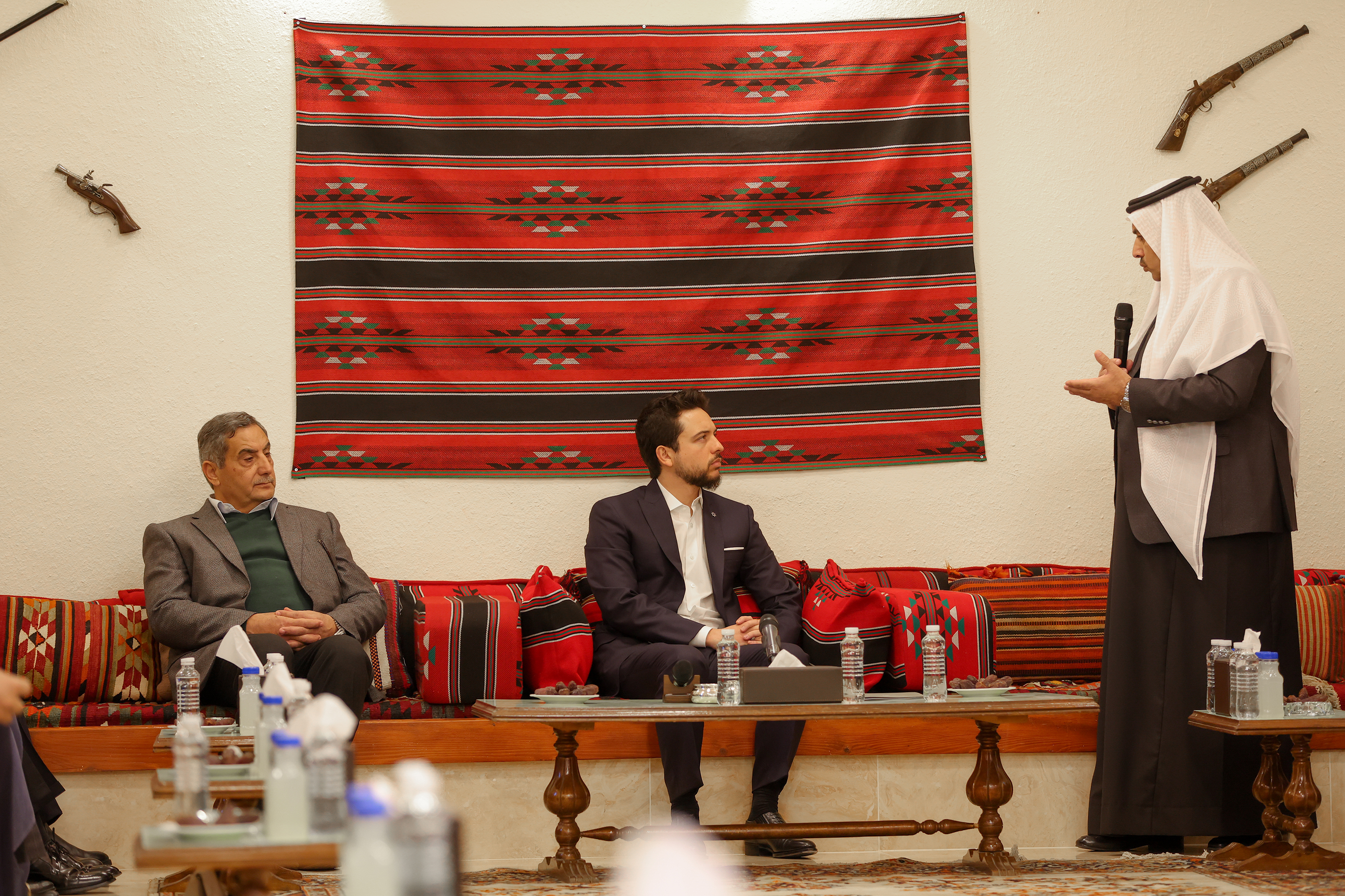 Madar Al-Saa Images 0.4071704240728111