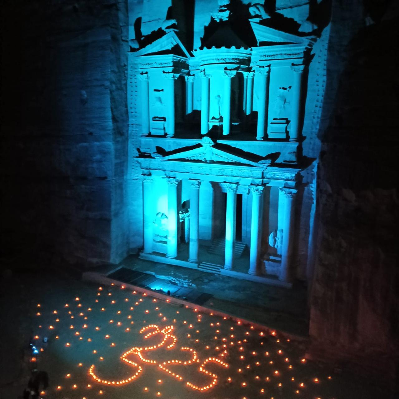 Madar Al-Saa Images 0.04539054224074612