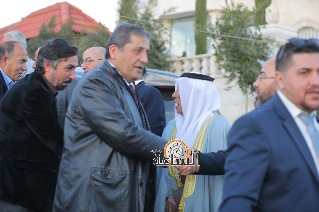 Madar Al-Saa Images 0.05608330606230072