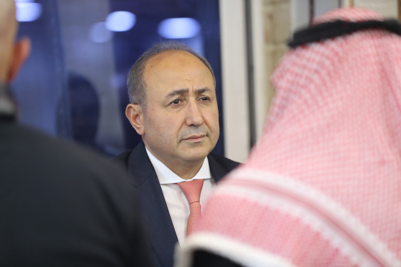 Madar Al-Saa Images 0.38377218715540873