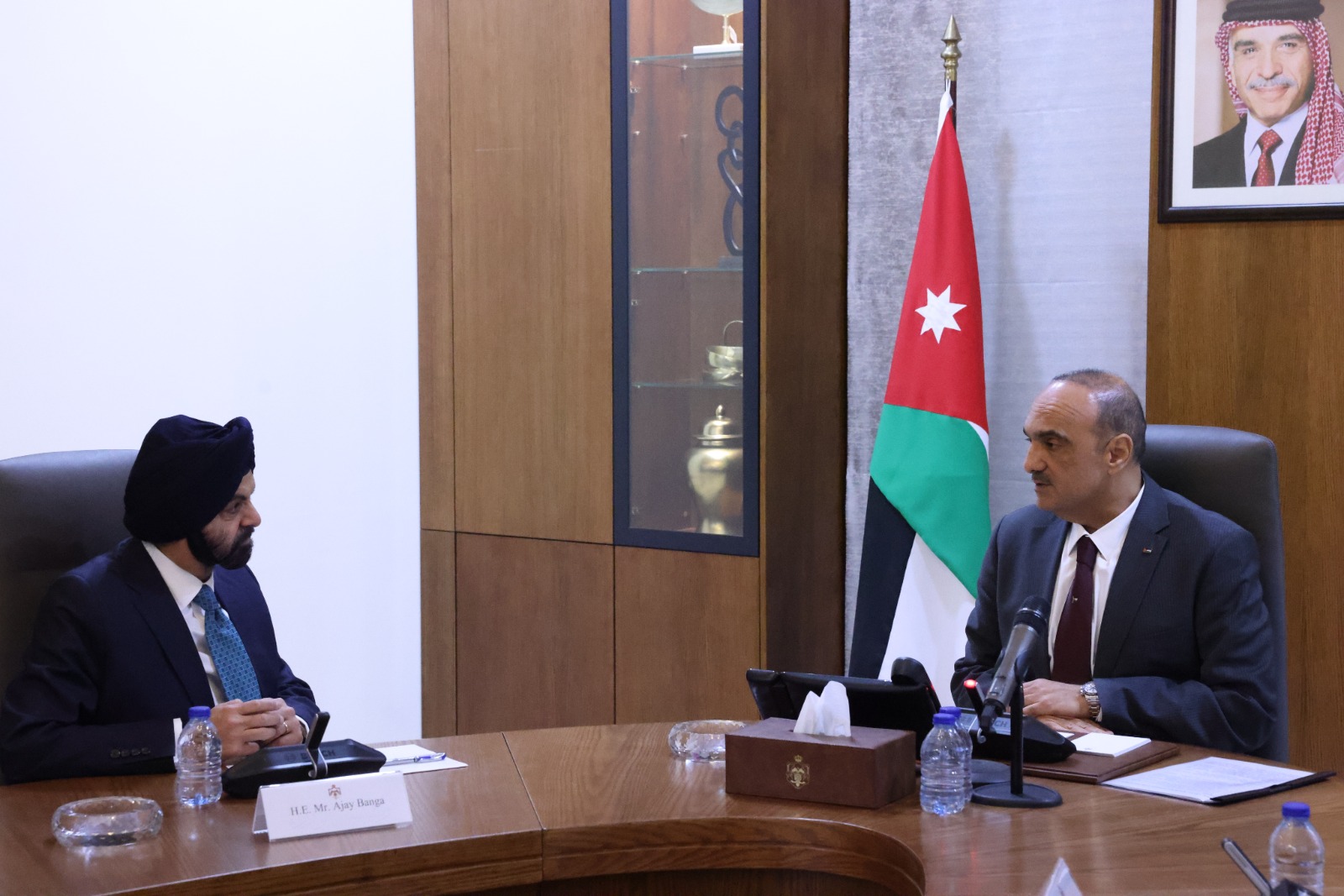 Madar Al-Saa Images 0.03361838480513035