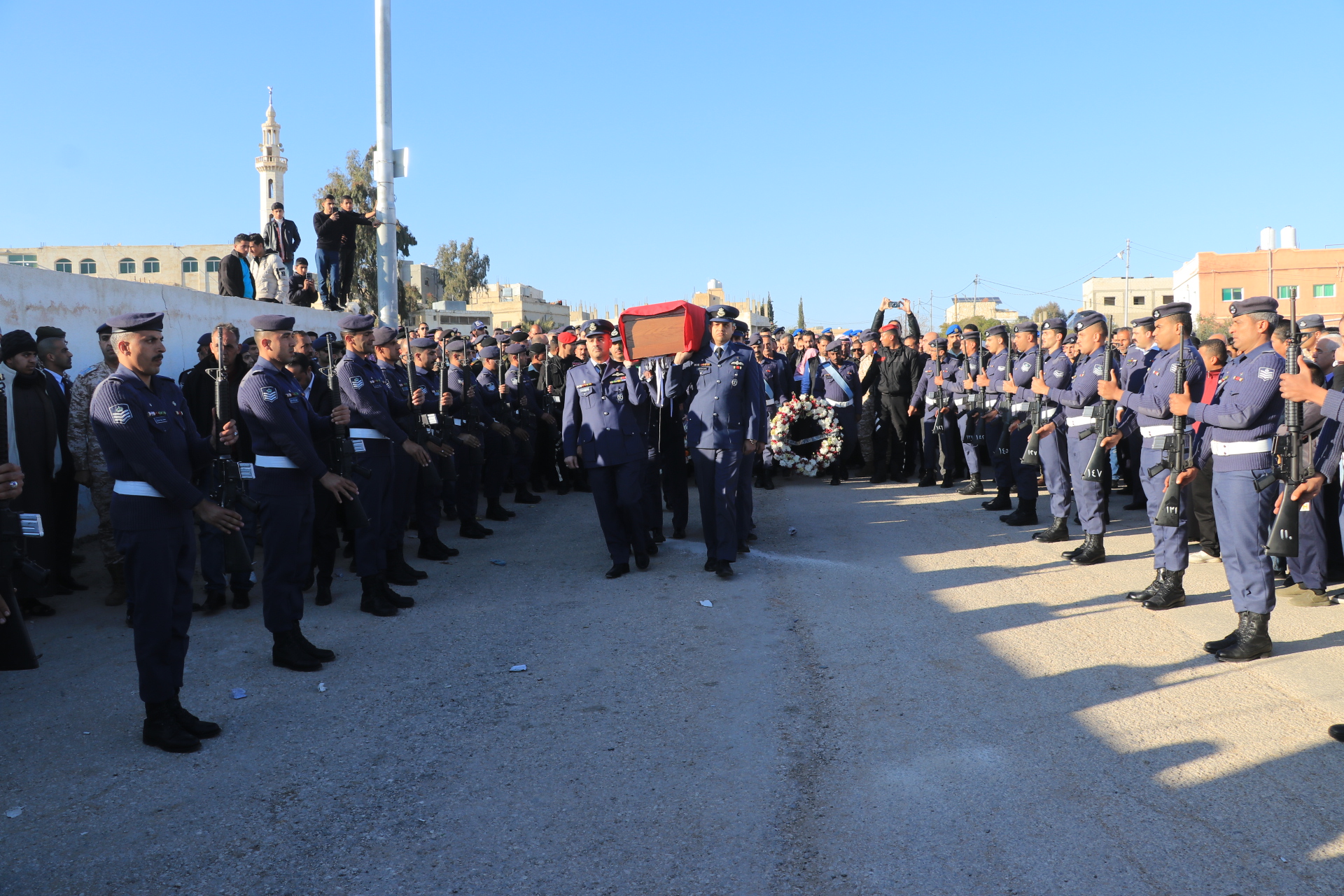 Madar Al-Saa Images 0.32591500565062326