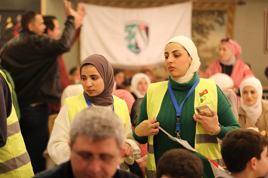 Madar Al-Saa Images 0.3692122024001321