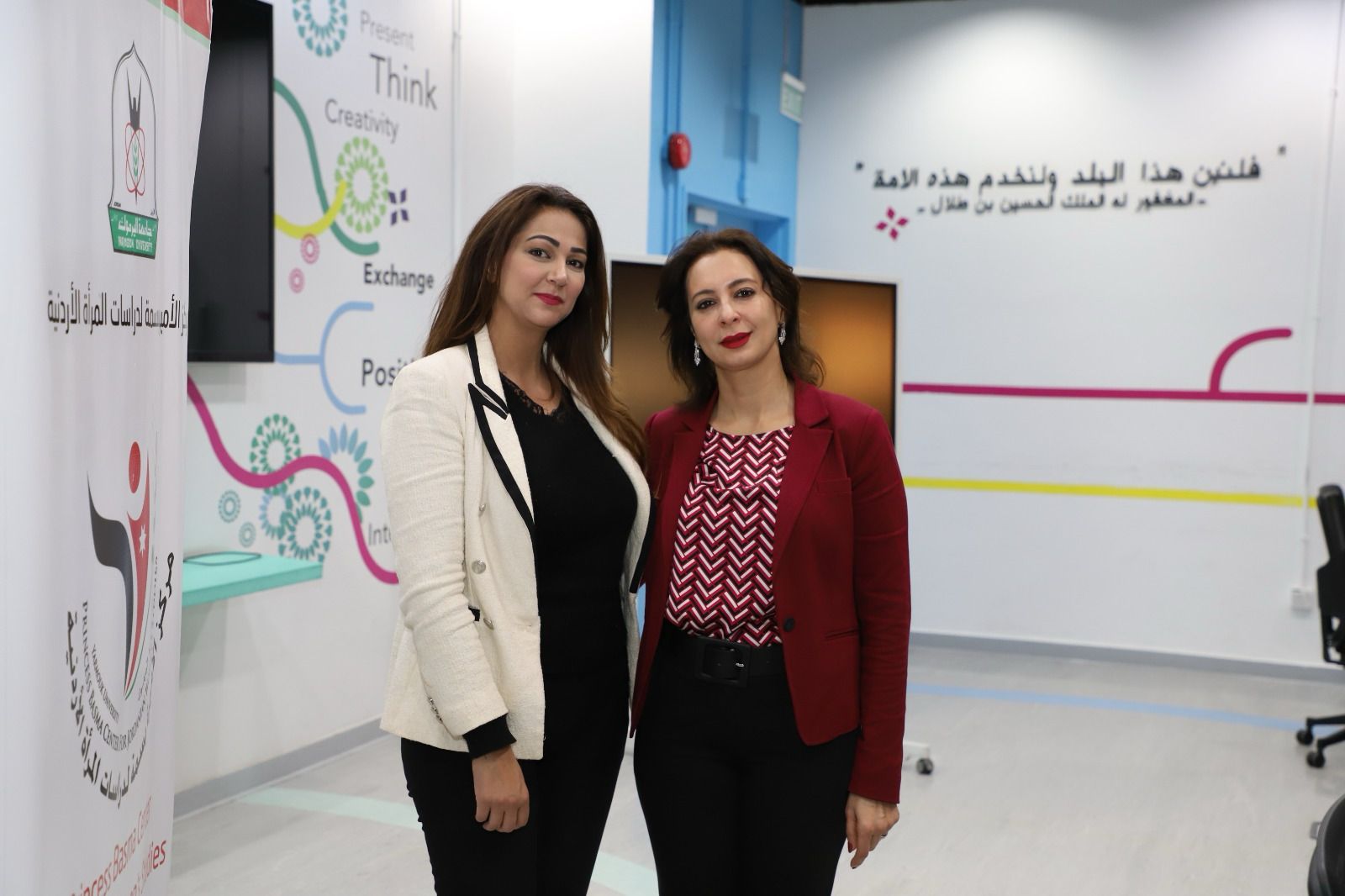 Madar Al-Saa Images 0.4351914293302237