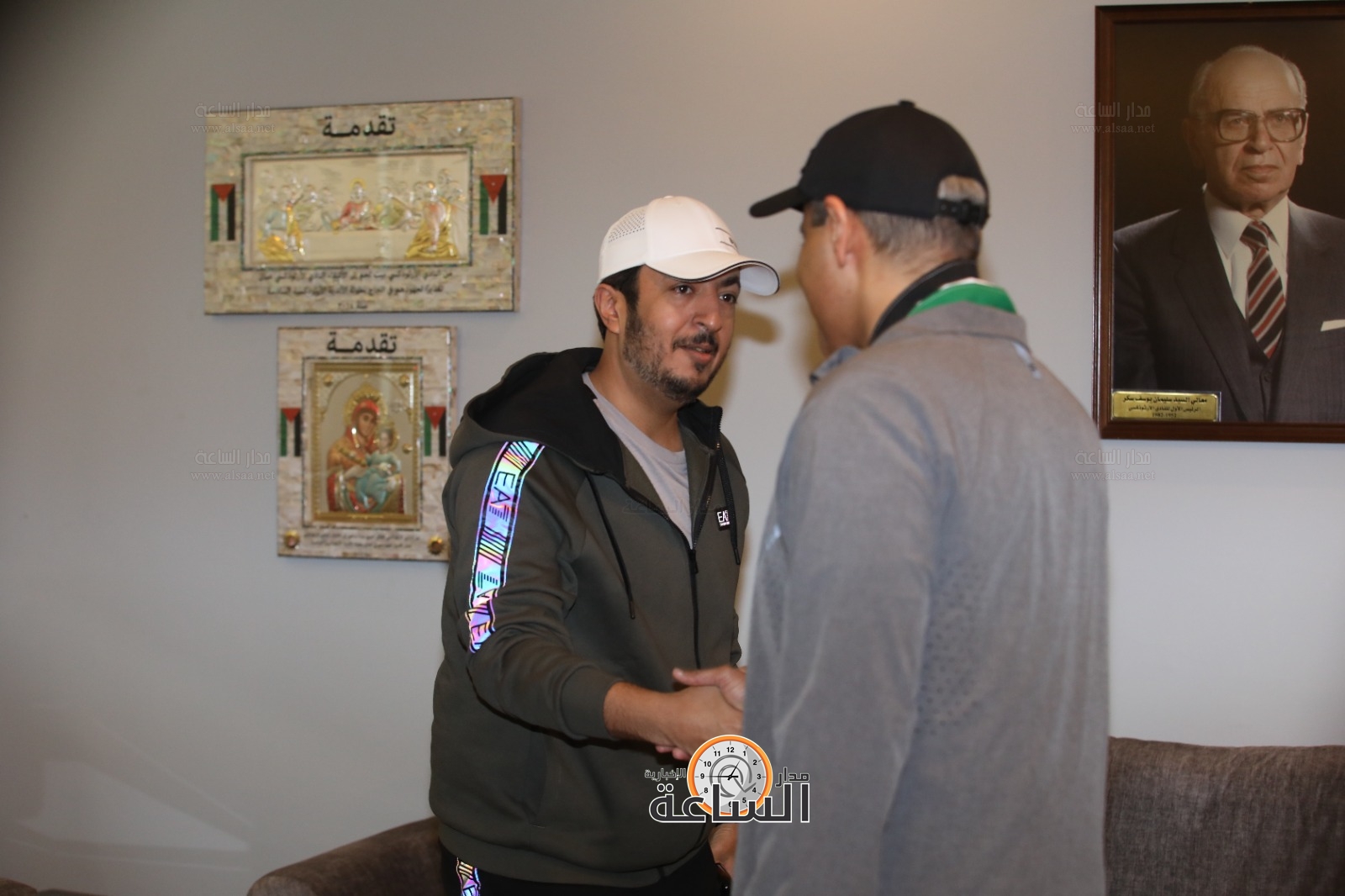 Madar Al-Saa Images 0.6516031757304521