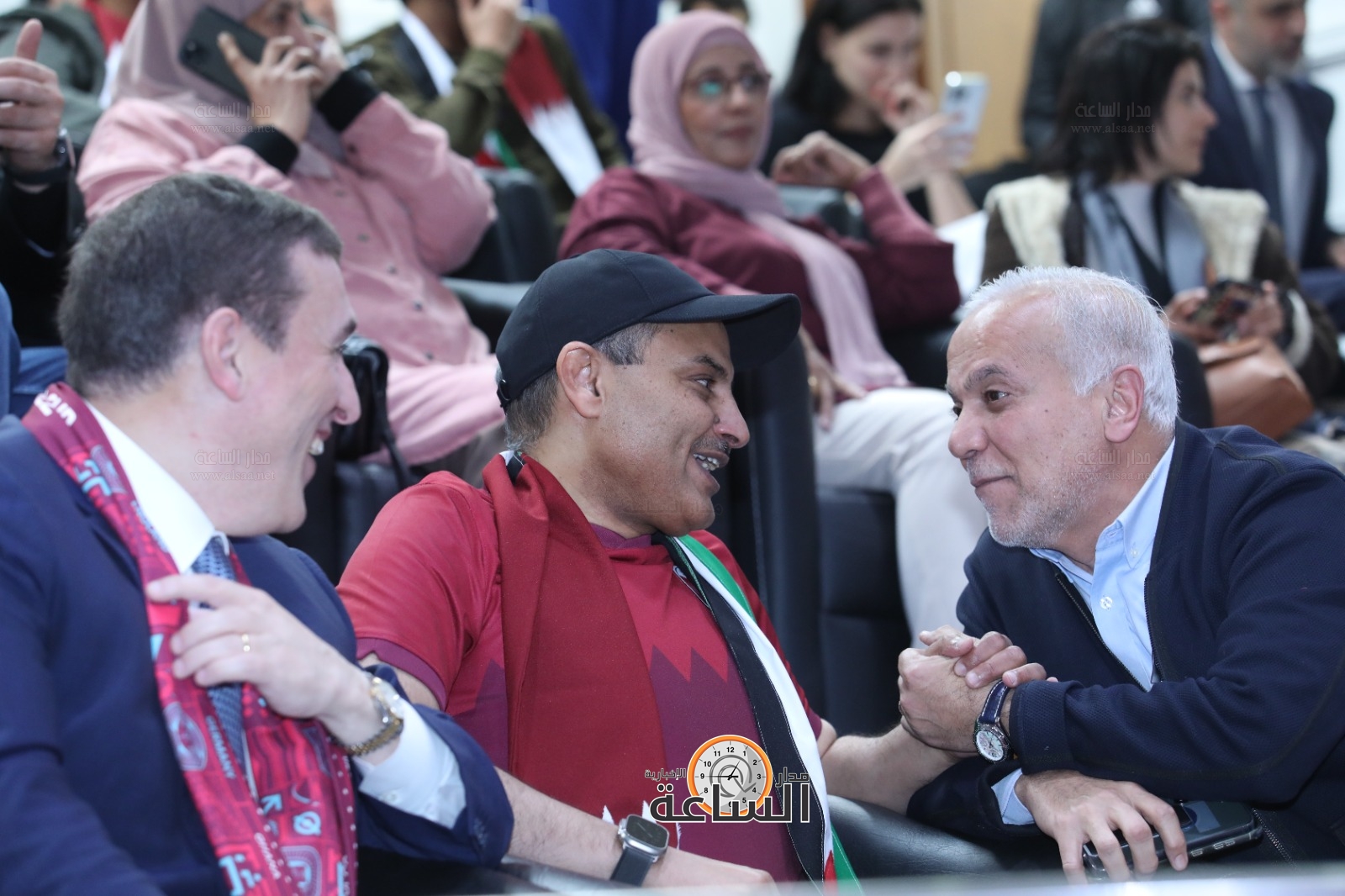 Madar Al-Saa Images 0.9832098356342236