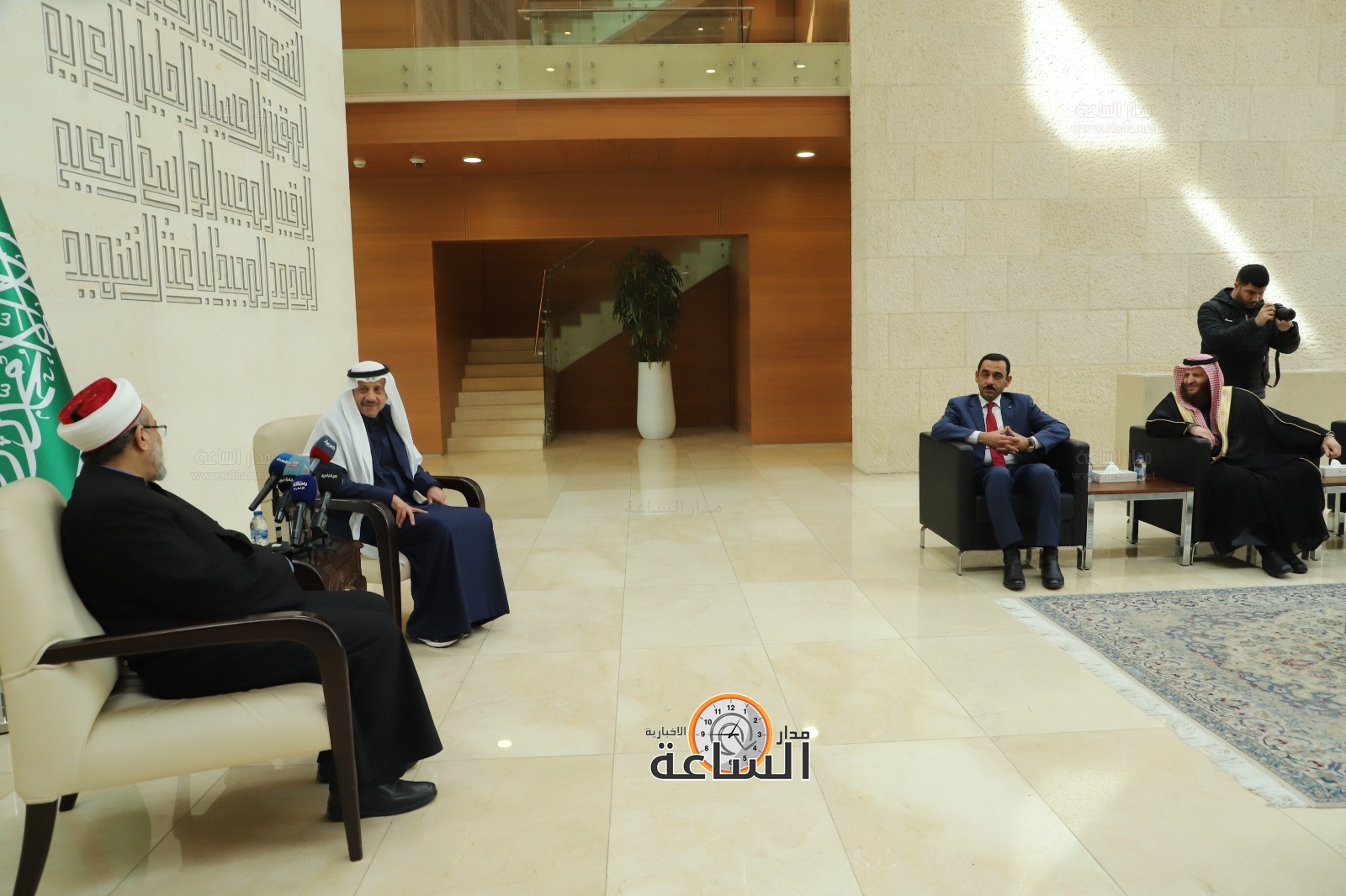 Madar Al-Saa Images 0.42598745286848283